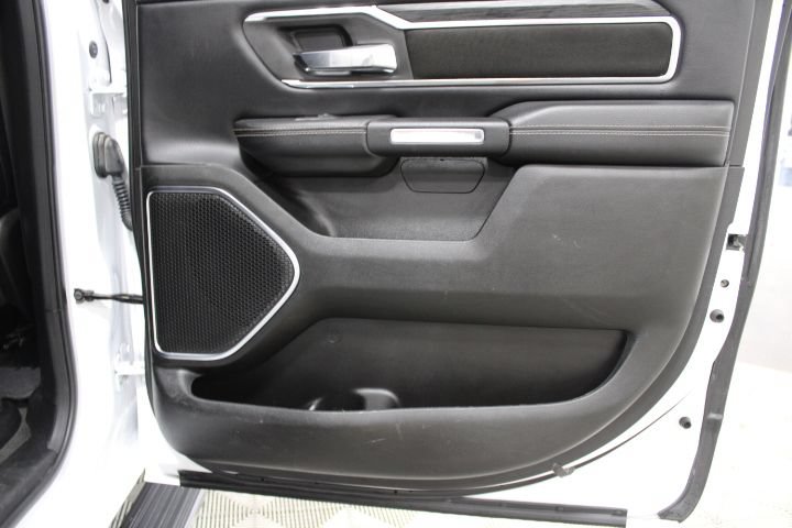 Used 2024 RAM 1500 Laramie AWD/4WD image 28