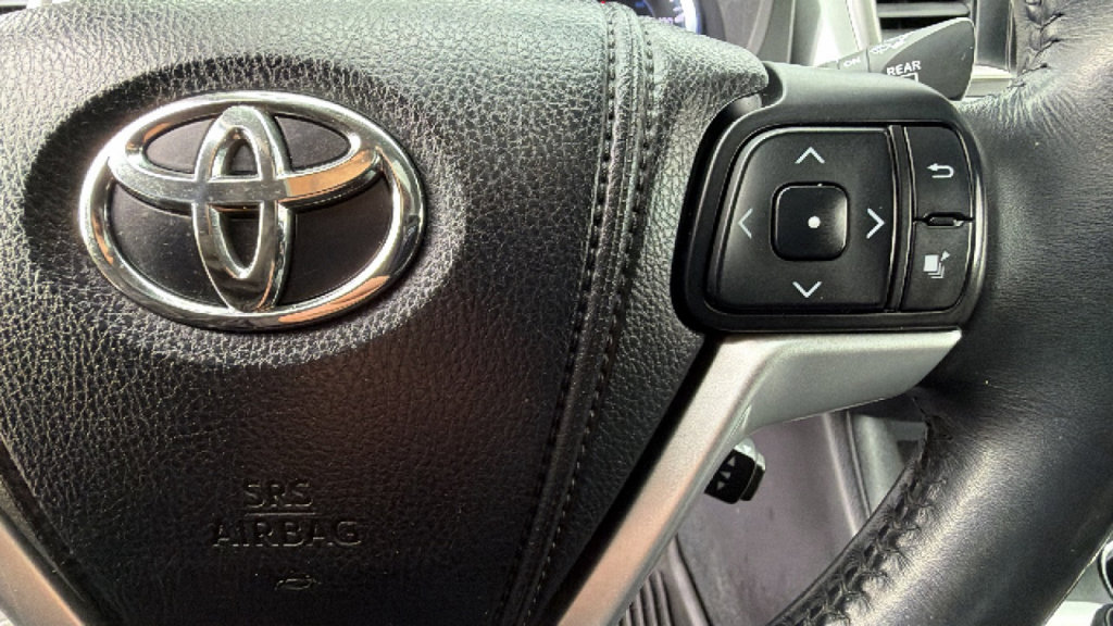 Used 2014 Toyota Highlander XLE AWD/4WD image 20