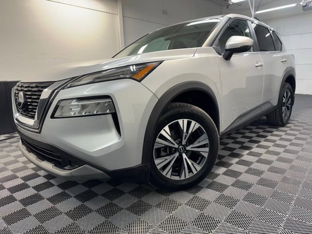 Used 2022 Nissan Rogue SV image 3