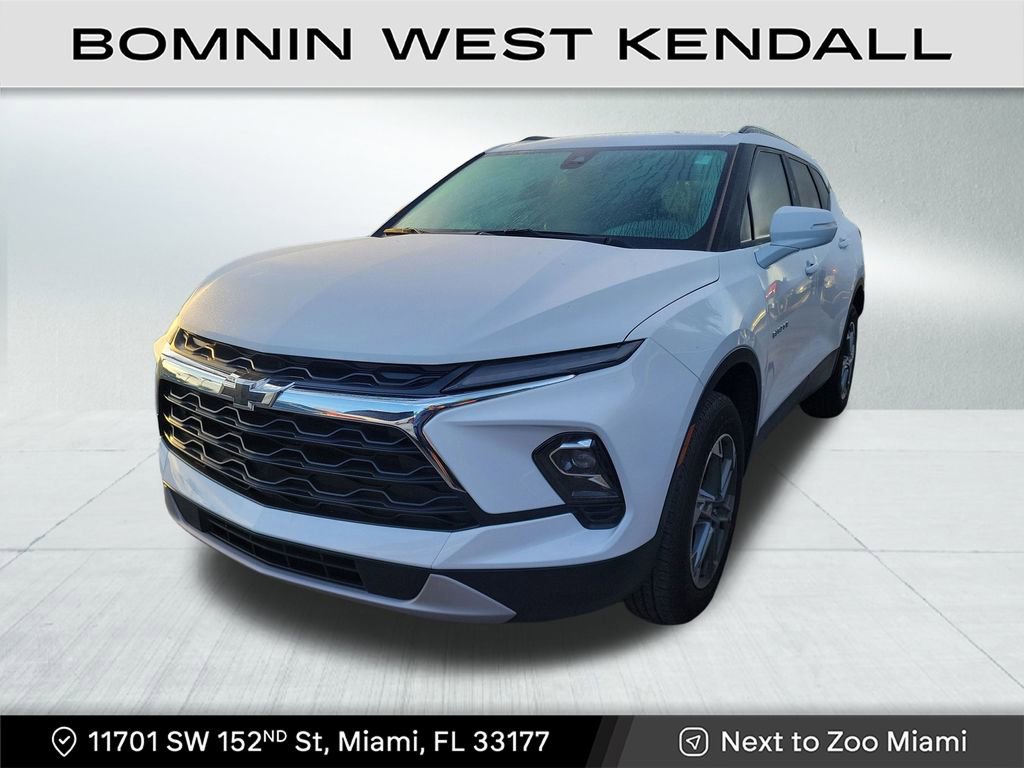 Used 2024 Chevrolet Blazer LT image 2