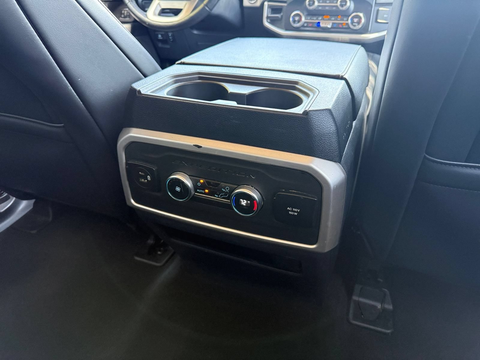 Used 2023 Ford Expedition XLT AWD/4WD image 25