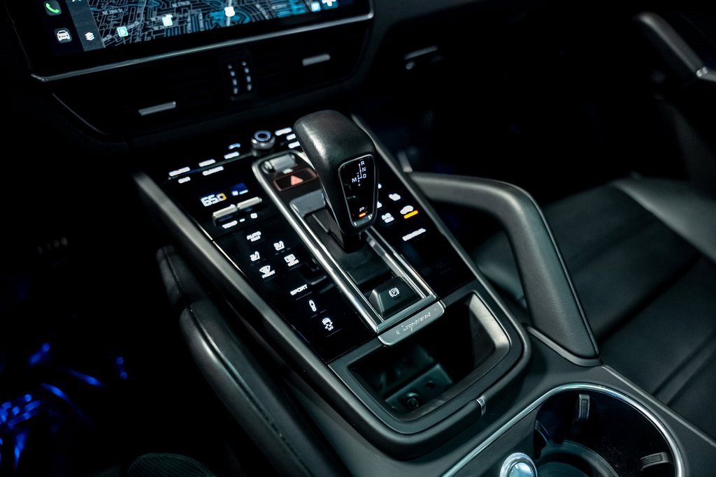 Used 2022 Porsche Cayenne S Platinum image 52