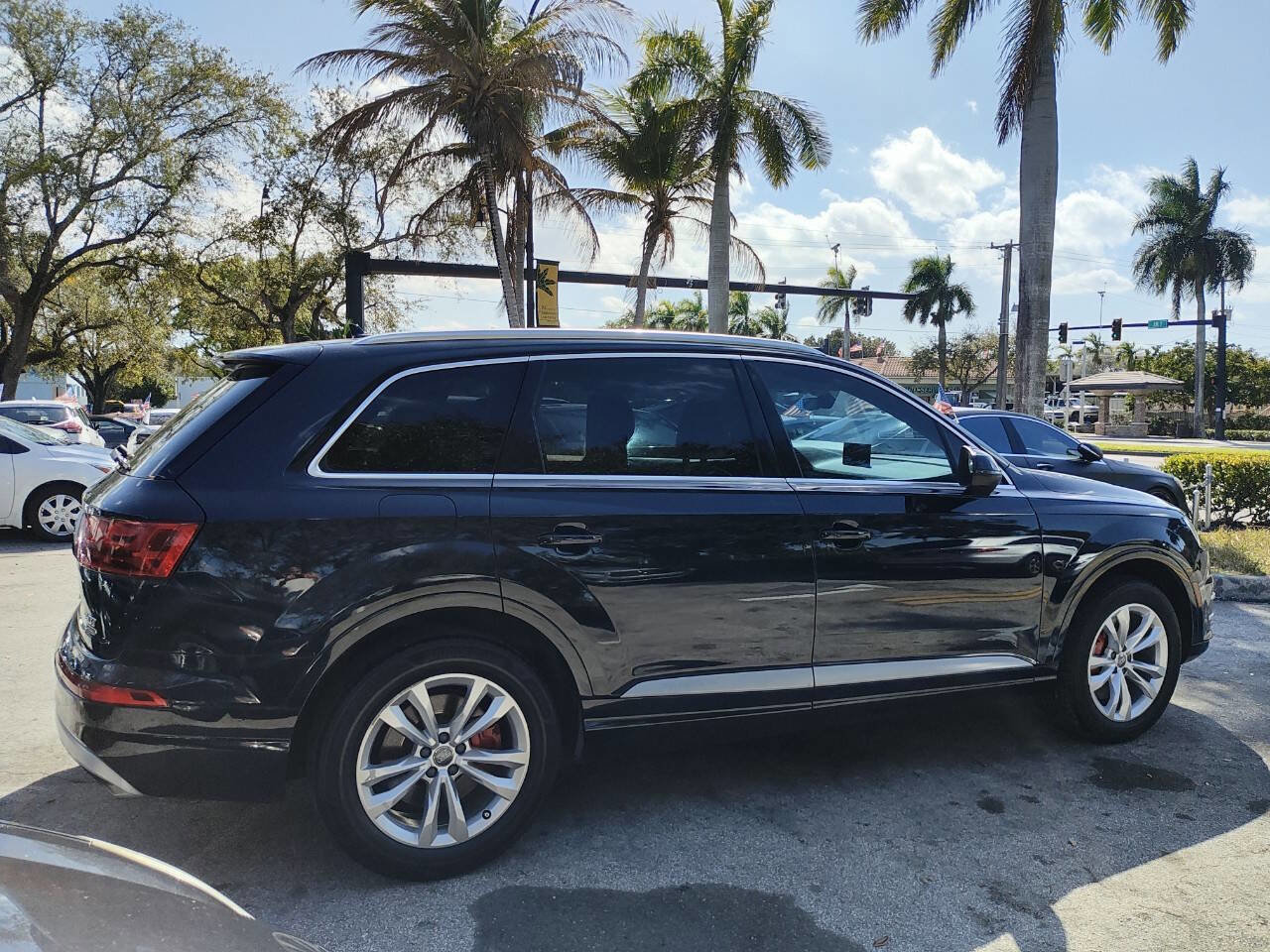 Used 2017 Audi Q7 3.0T Premium image 11