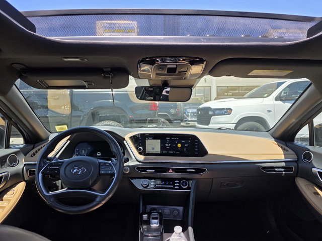 Used 2021 Hyundai Sonata Limited w/ Preferred Accessory Package FWD image 4
