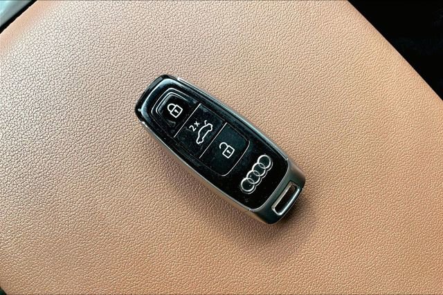 Used 2020 Audi Q7 3.0T Premium image 14