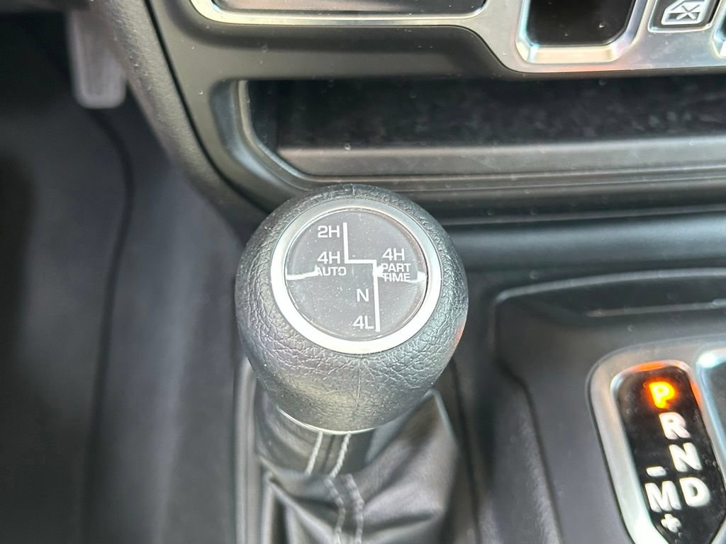 Used 2025 Jeep Wrangler Unlimited Sahara AWD/4WD image 30