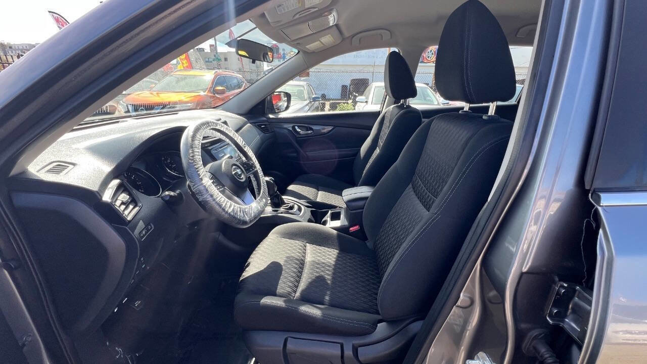 Used 2017 Nissan Rogue S image 18