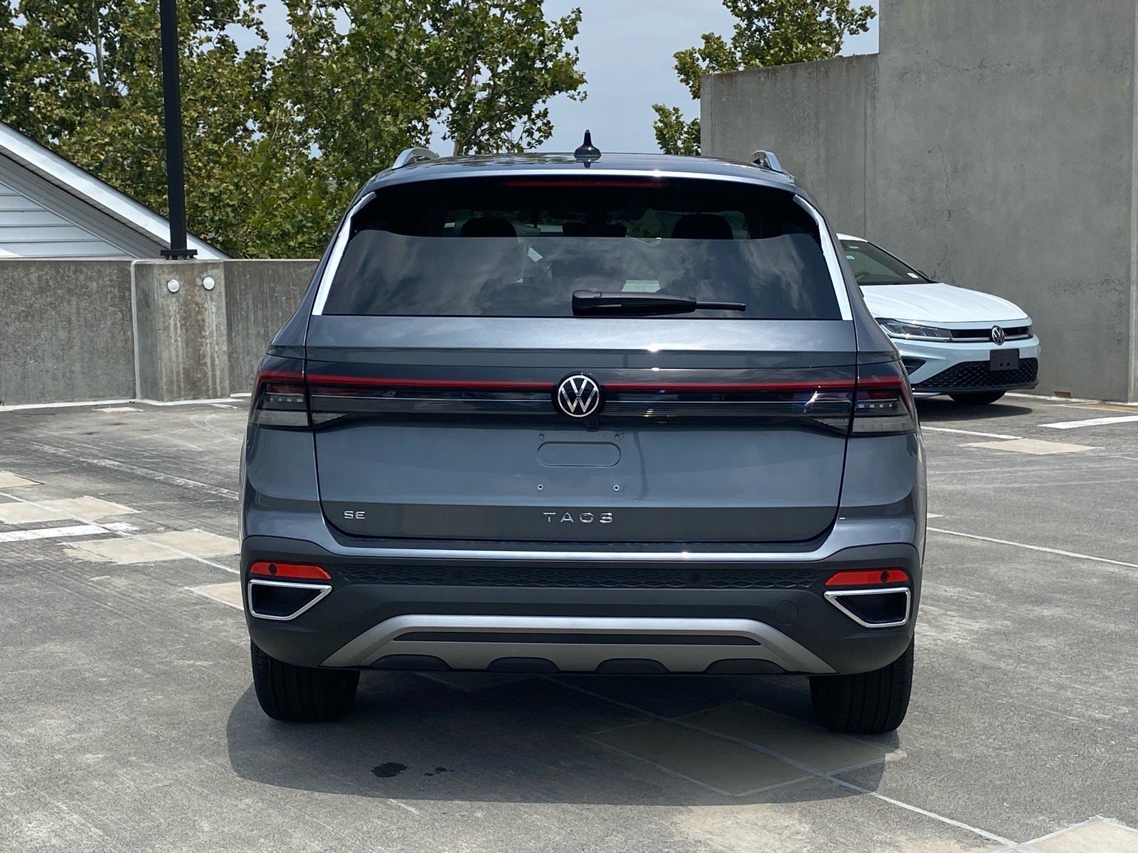 New 2026 Volkswagen Taos SE FWD image 4