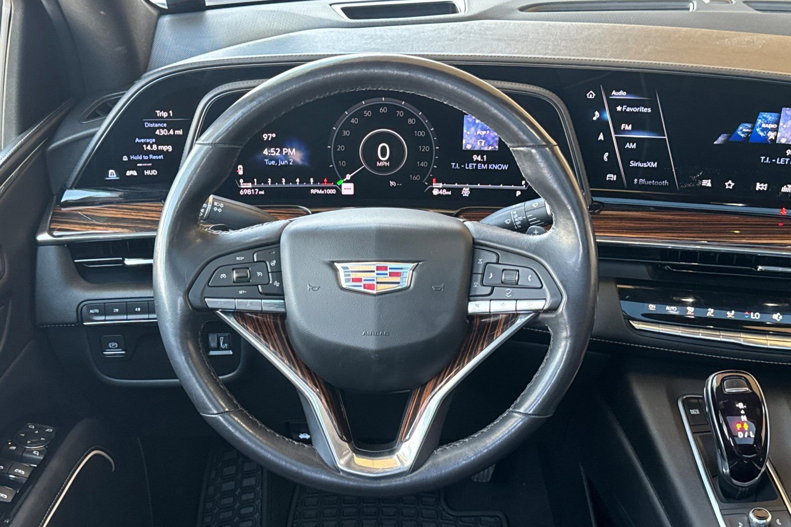 Certified 2021 Cadillac Escalade Premium Luxury w/ LPO, Radiant Package AWD/4WD image 15