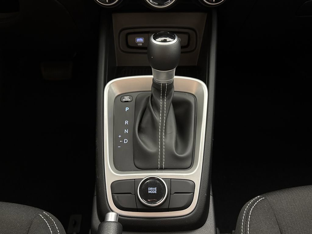 Used 2024 Hyundai Venue SEL image 20
