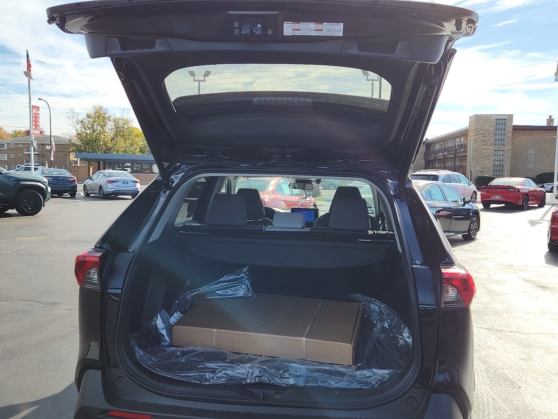 New 2025 Toyota RAV4 XLE image 28