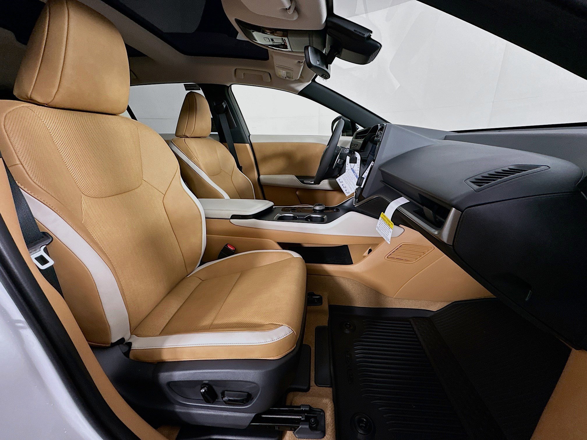 New 2026 Lexus RZ 450e AWD image 32