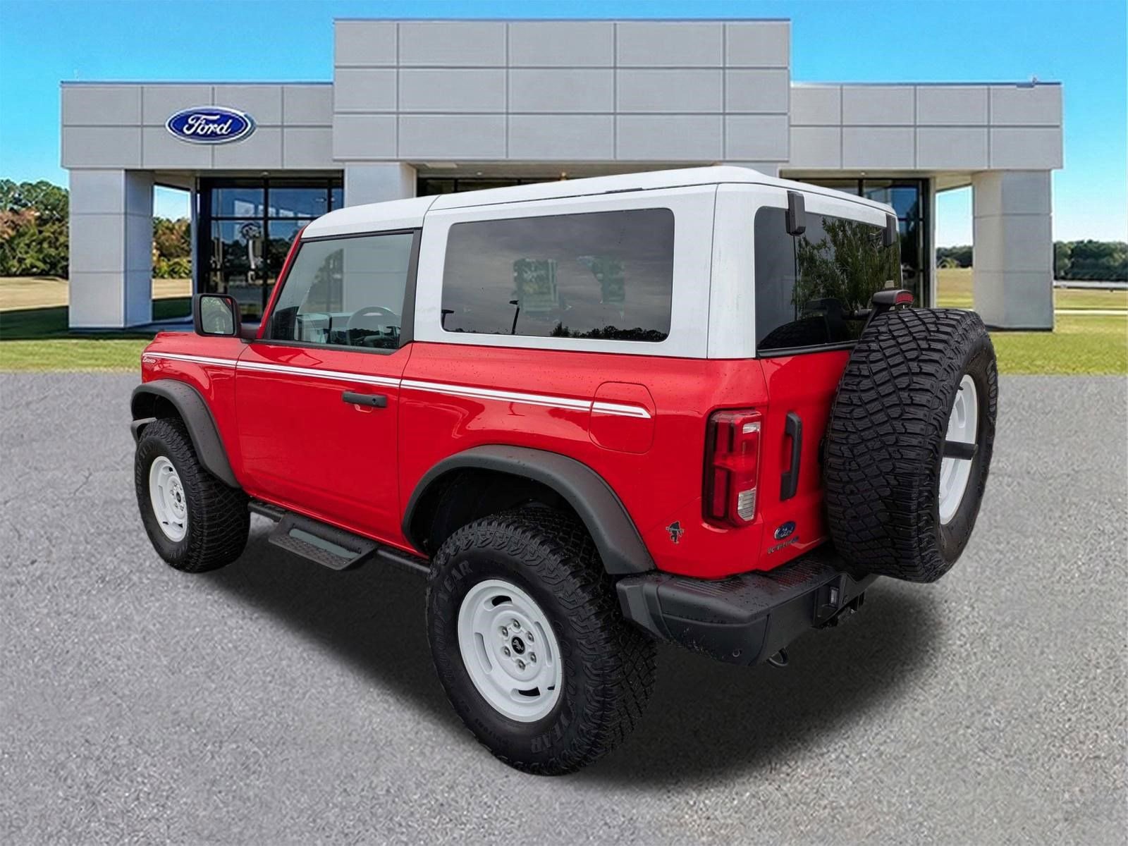 Certified 2024 Ford Bronco Heritage Edition AWD/4WD image 3