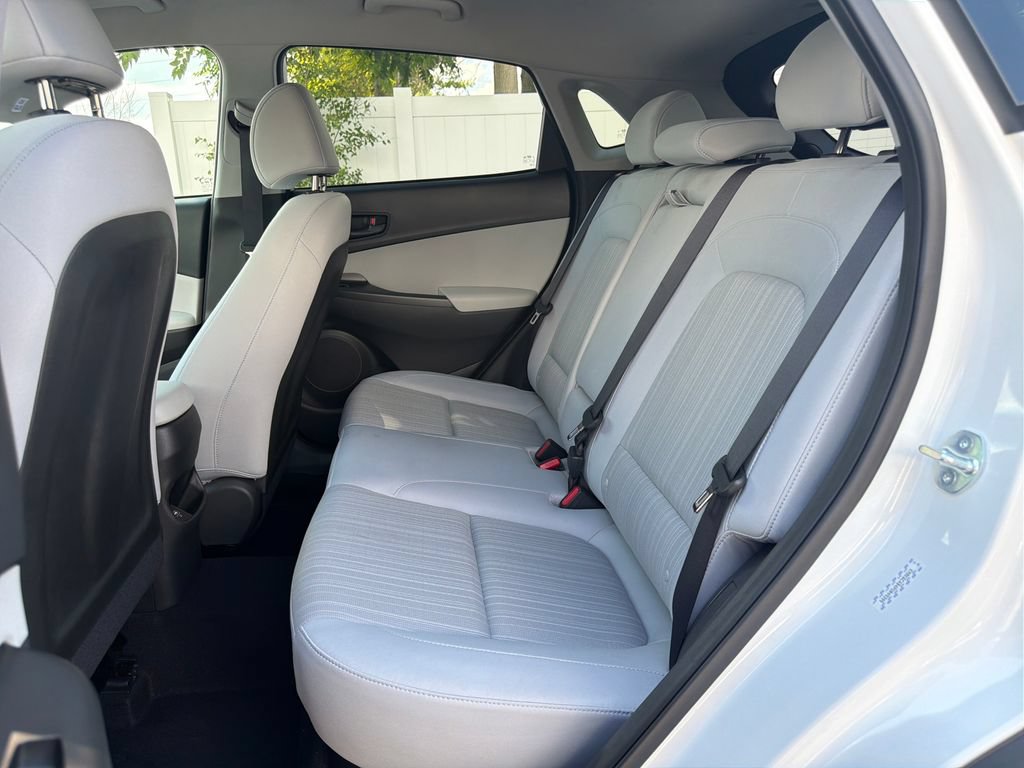 Used 2023 Hyundai Kona SEL AWD/4WD image 24
