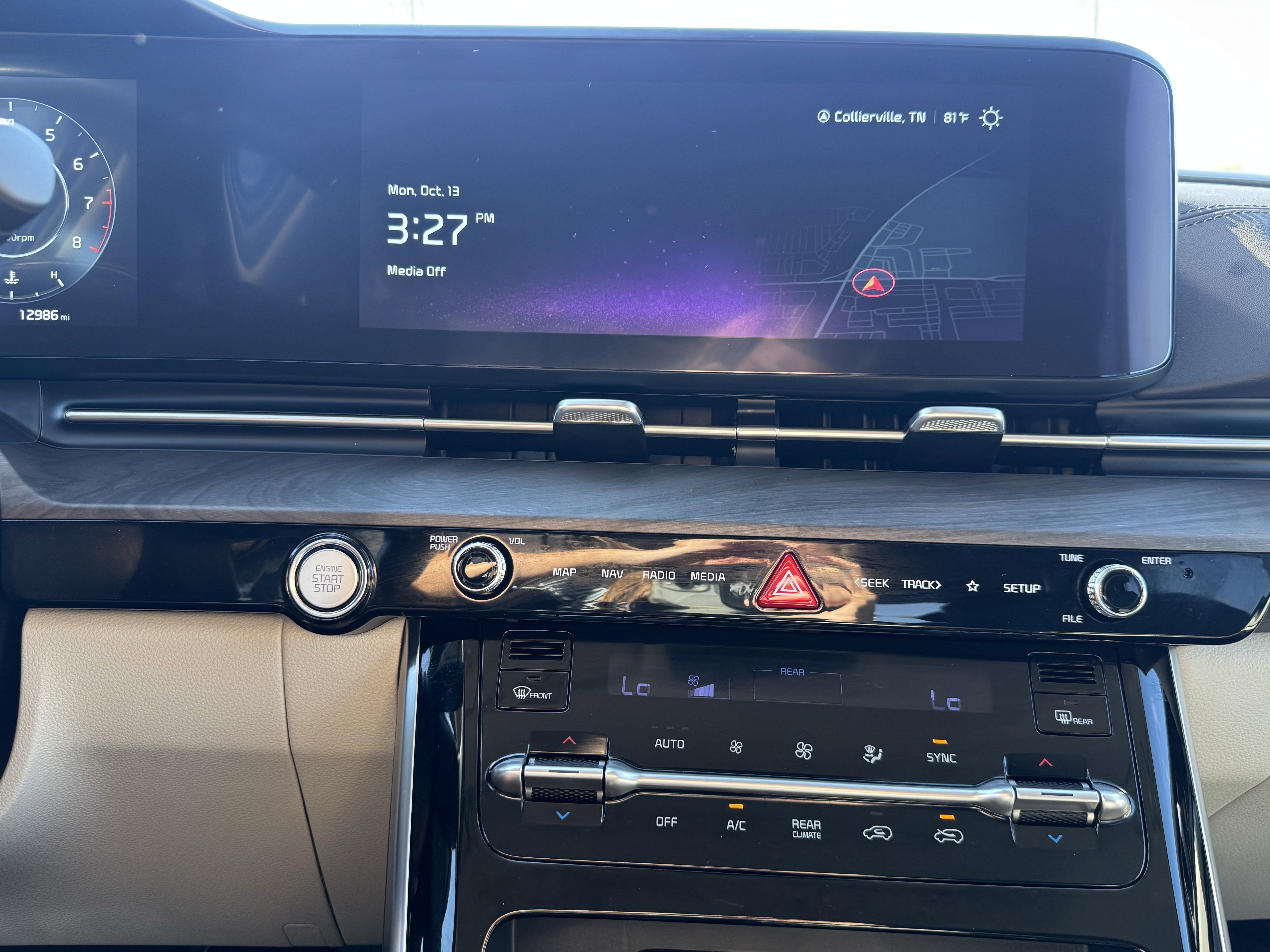 Used 2024 Kia Carnival SX image 19