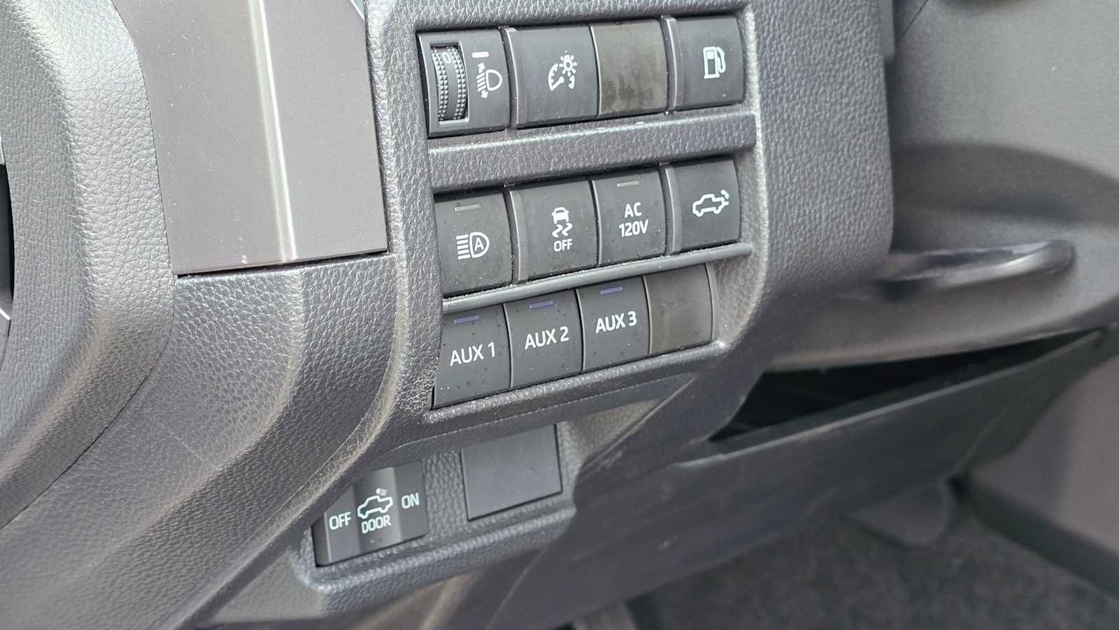 Used 2025 Toyota Tacoma TRD Off-Road w/ TRD Off Road Premium Package AWD/4WD image 25