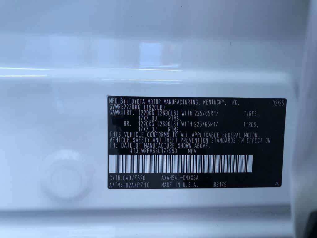 Used 2025 Toyota RAV4 LE AWD/4WD image 32