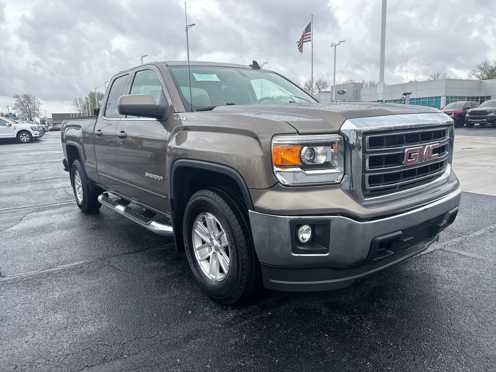 Used 2015 GMC Sierra 1500 SLE w/ SLE Value Package AWD/4WD image 4