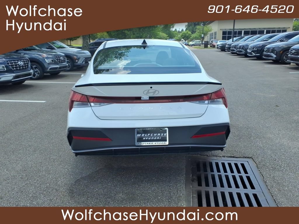 New 2026 Hyundai Elantra Sport FWD image 4