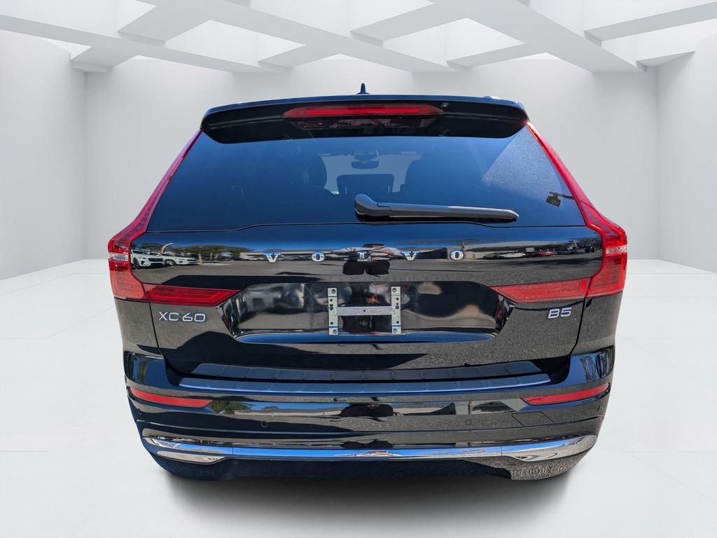 Certified 2023 Volvo XC60 B5 Ultimate w/ Protection Package Premier FWD image 4