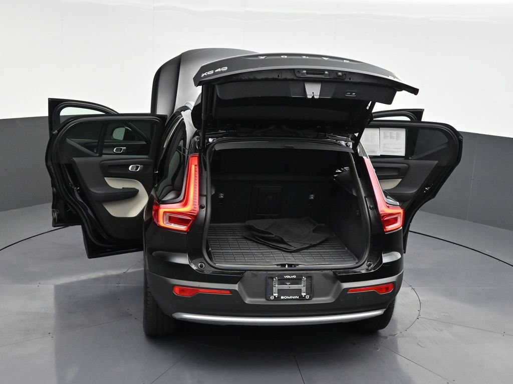 Certified 2023 Volvo XC40 B5 Ultimate w/ Protection Package image 36