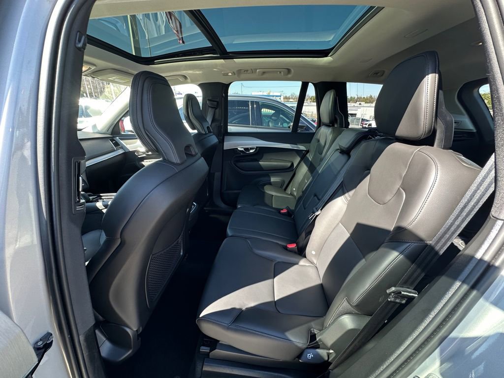 Used 2025 Volvo XC90 B5 Core AWD/4WD image 22