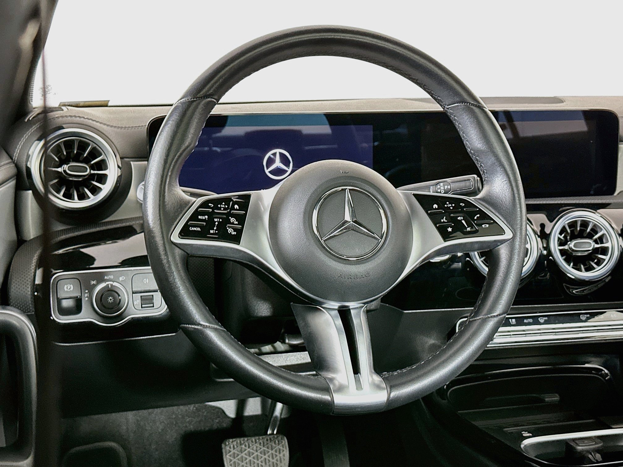 Used 2025 Mercedes-Benz CLA 250 image 18