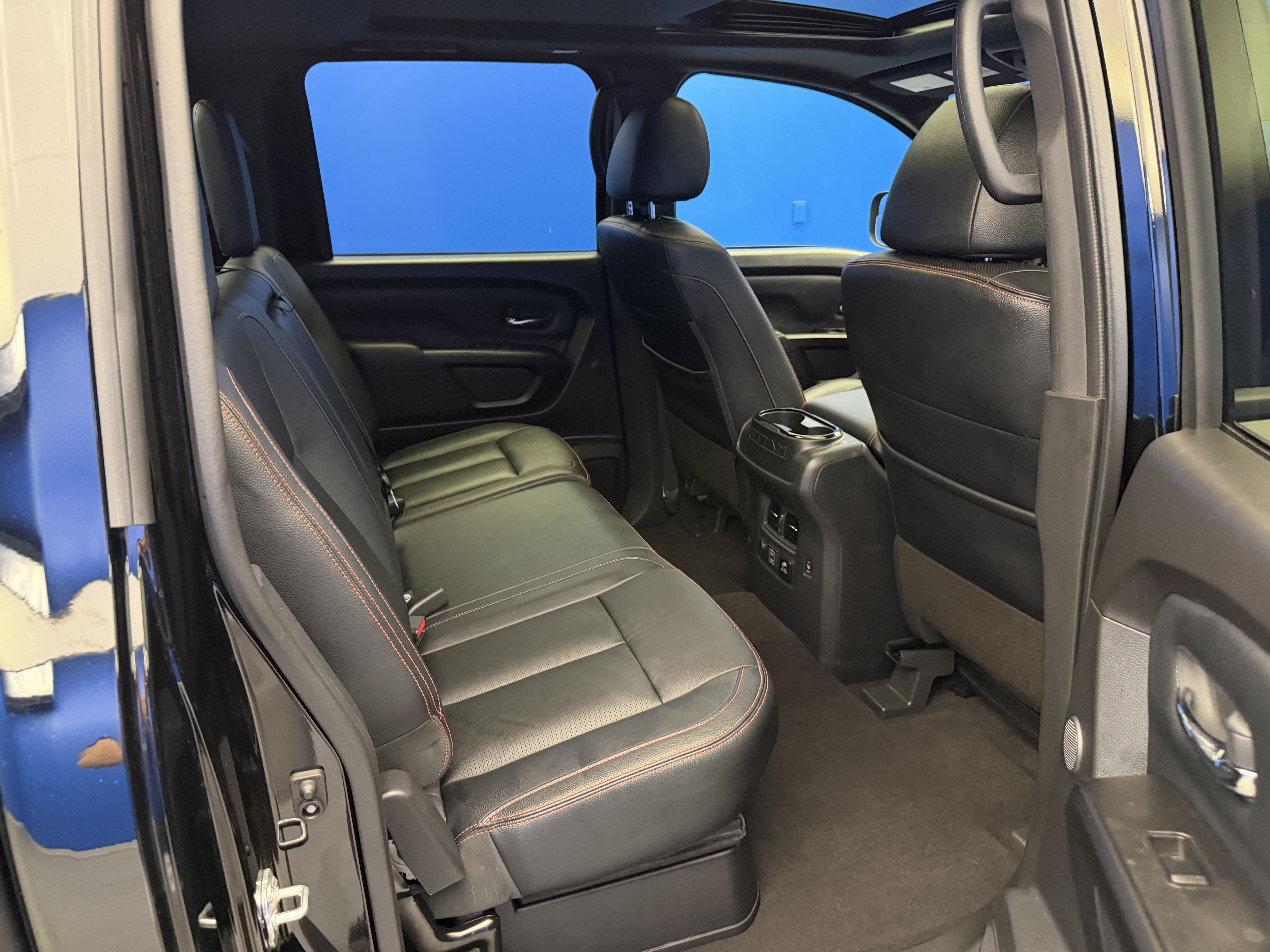 Used 2024 Nissan Titan PRO-4X w/ Pro-4x Convenience Package AWD/4WD image 29