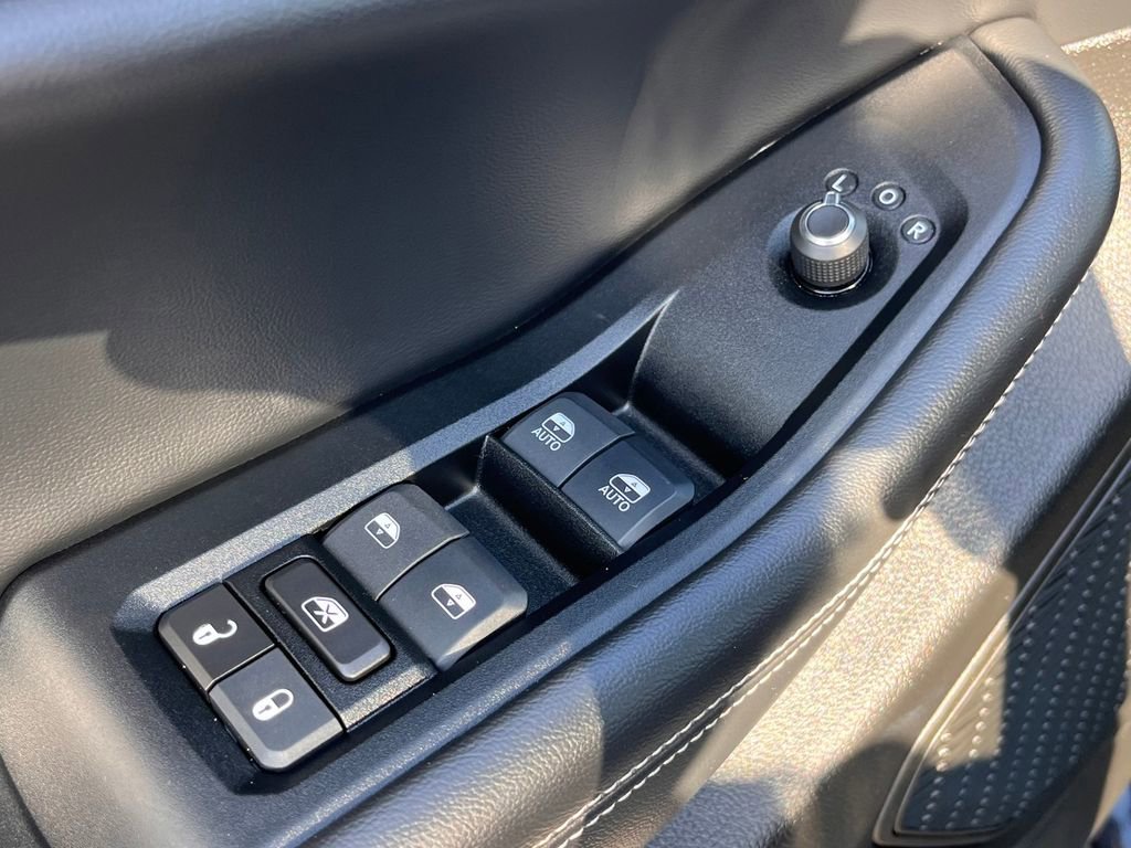 Used 2024 Jeep Grand Cherokee Limited image 17