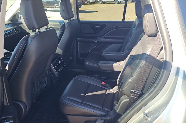 Used 2024 Lincoln Aviator AWD w/ Premium Package image 9