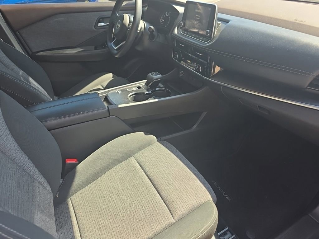 Used 2022 Nissan Rogue SV FWD image 16