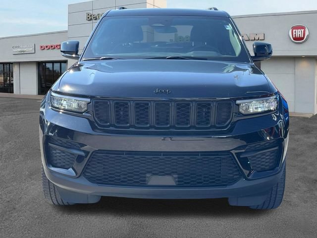 Used 2024 Jeep Grand Cherokee Altitude AWD/4WD image 2
