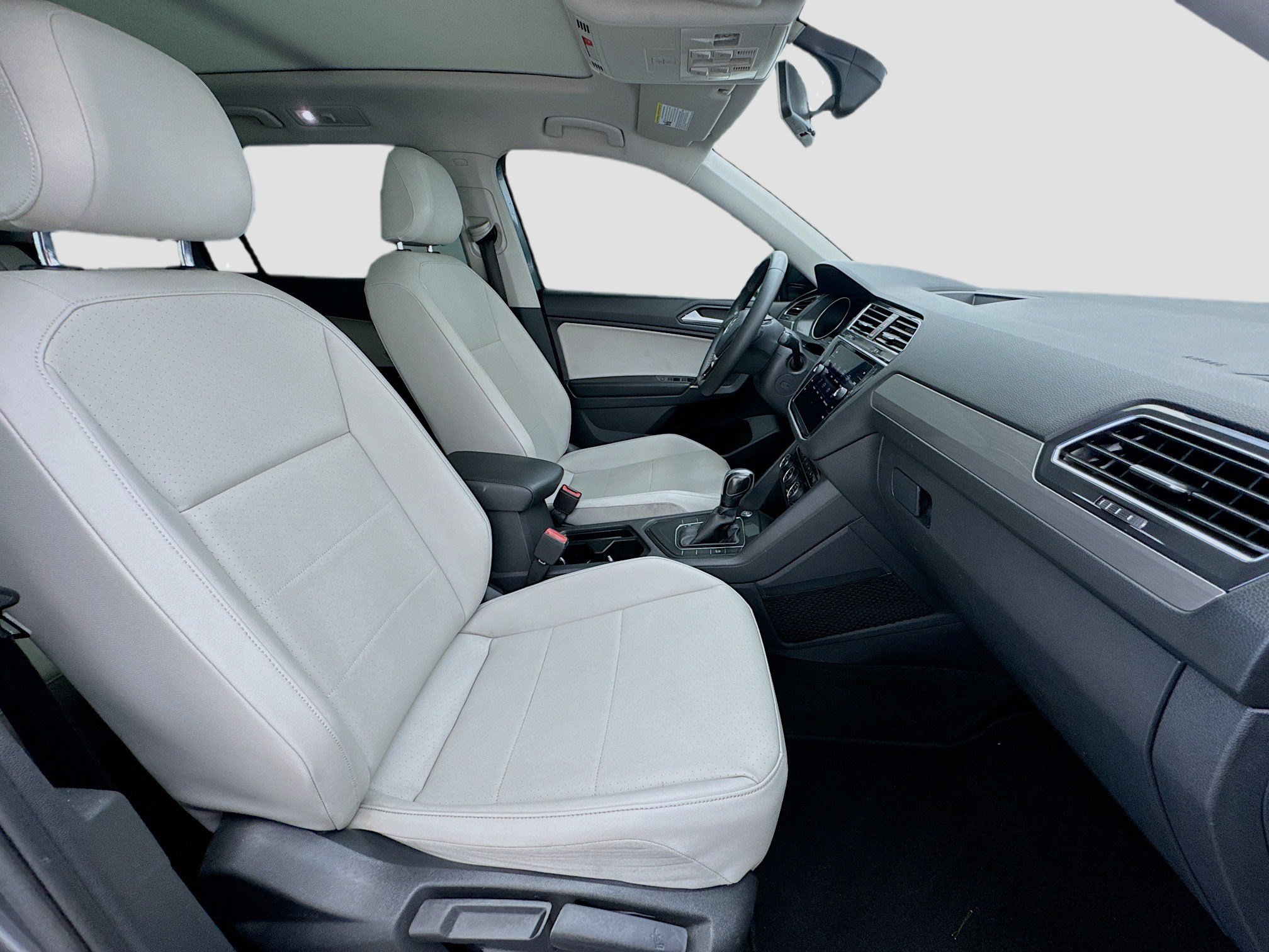 Used 2020 Volkswagen Tiguan SE w/ Panoramic Sunroof Package FWD image 21