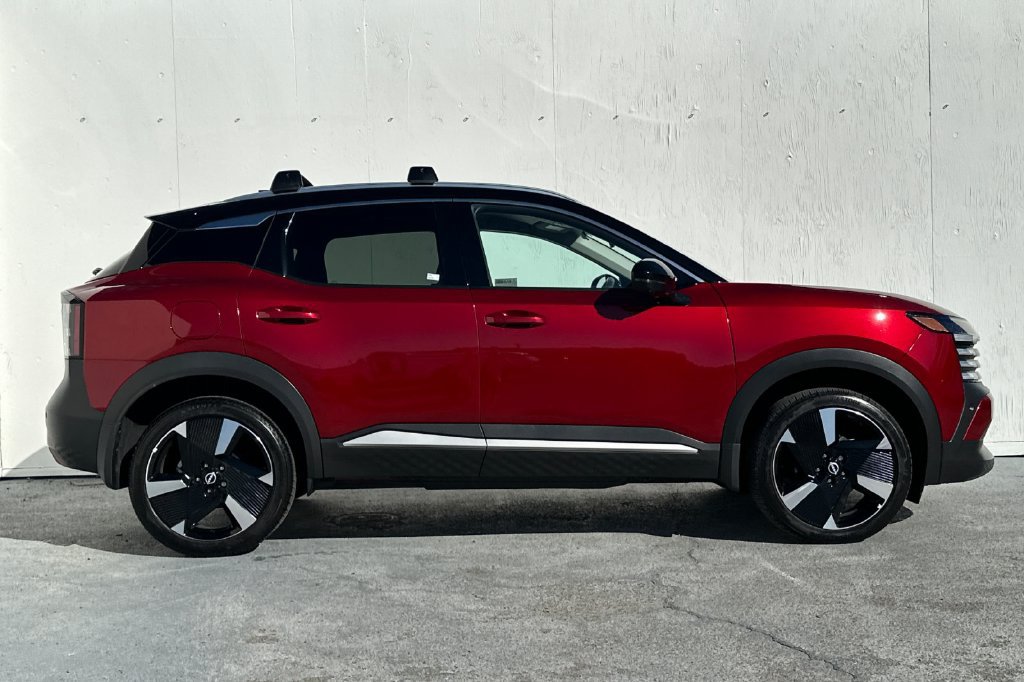 Certified 2025 Nissan Kicks SR w/ Illumination Package FWD image 2