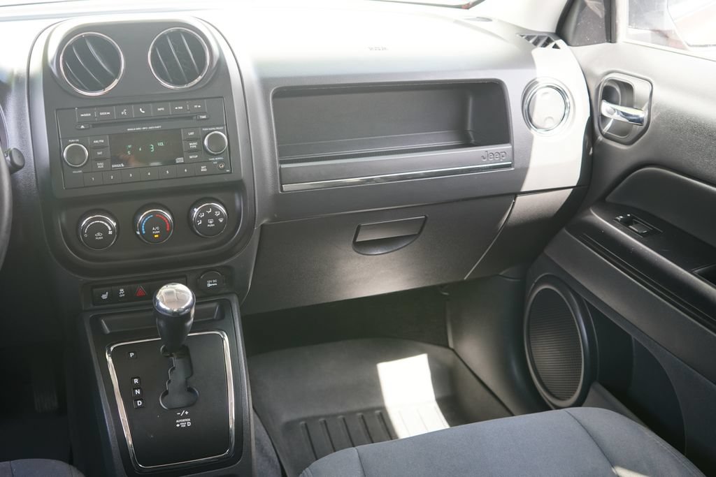 Used 2012 Jeep Patriot Latitude FWD image 23