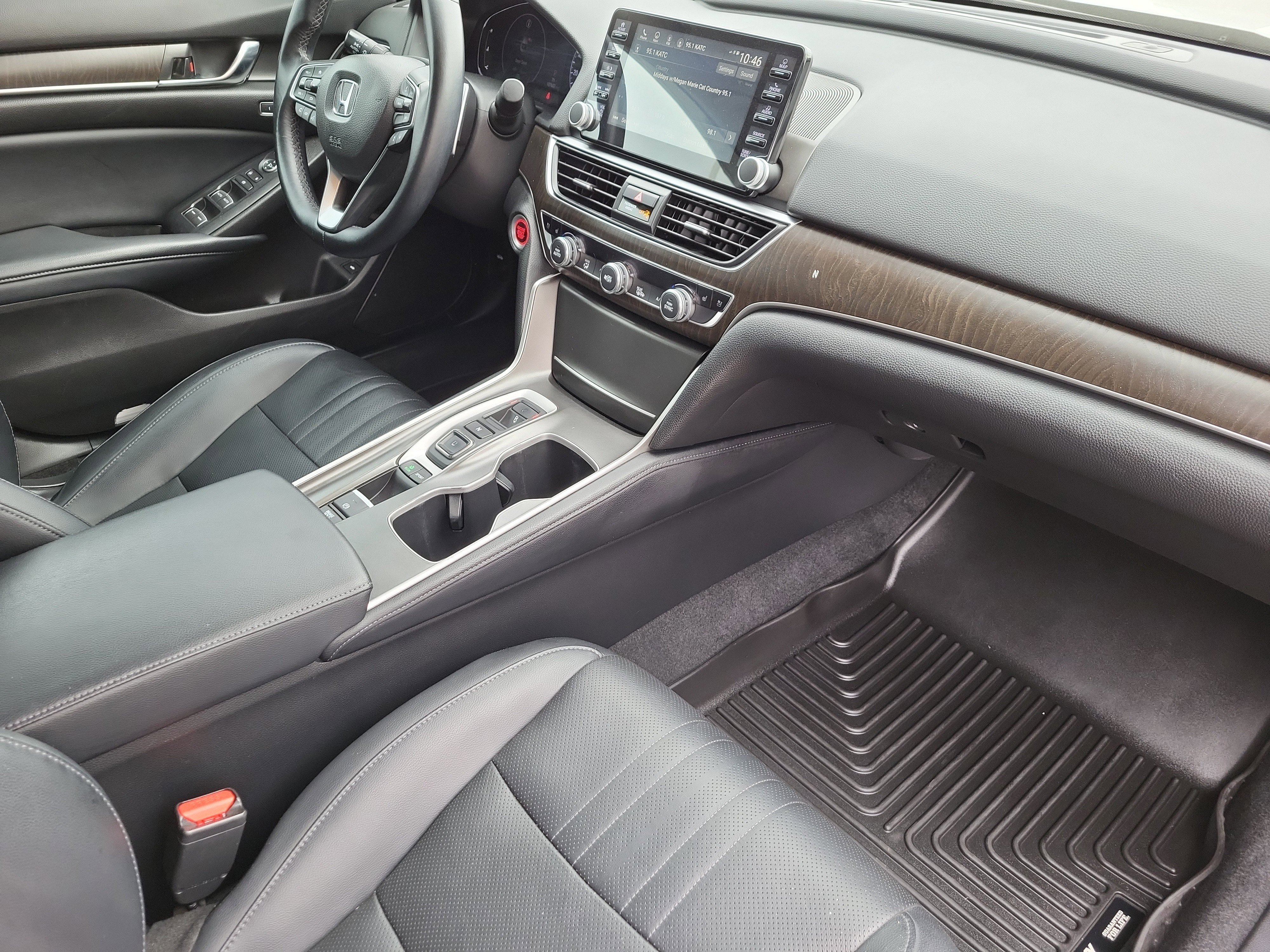 Used 2018 Honda Accord Touring image 15