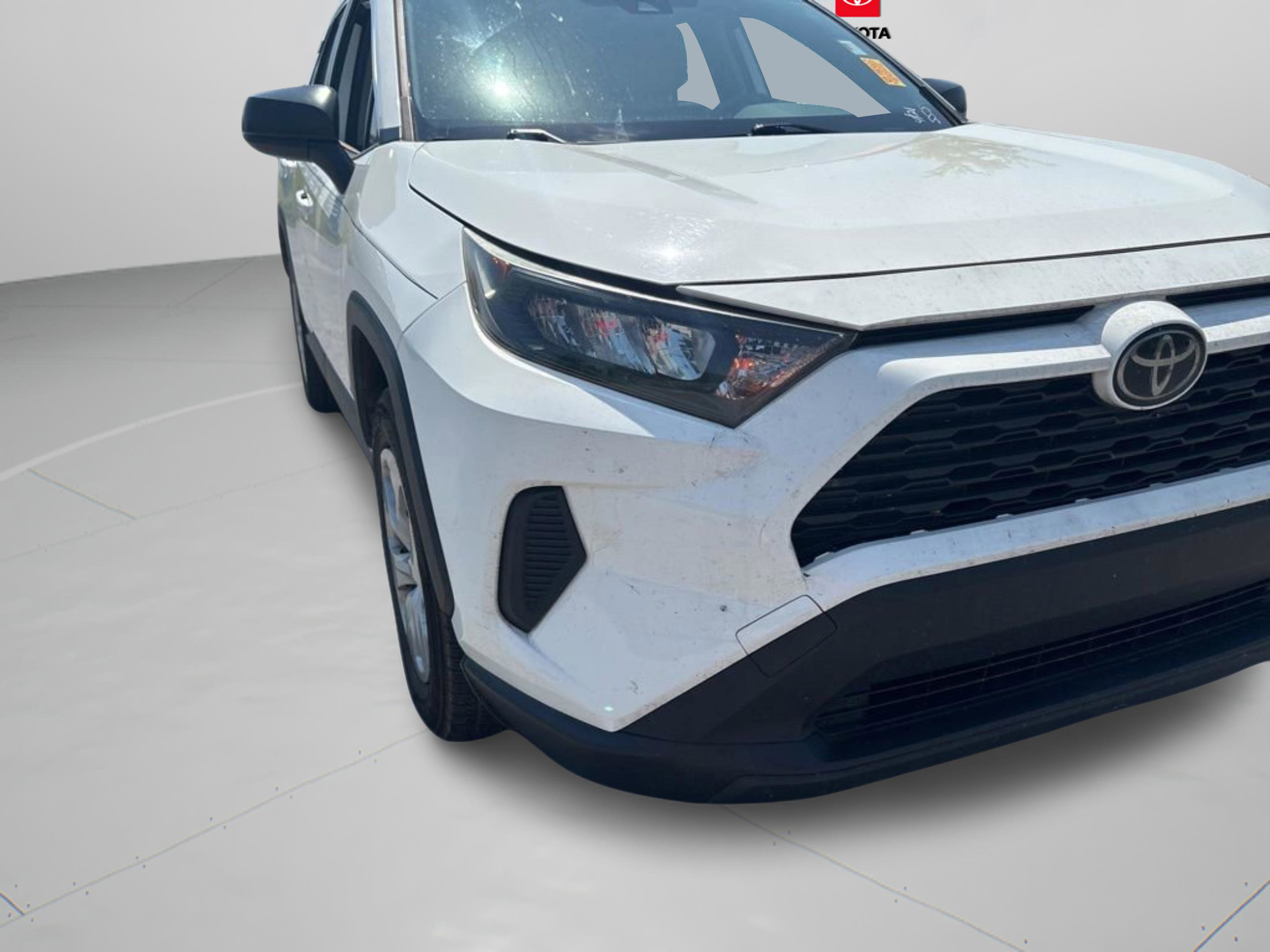 Used 2019 Toyota RAV4 LE FWD image 34