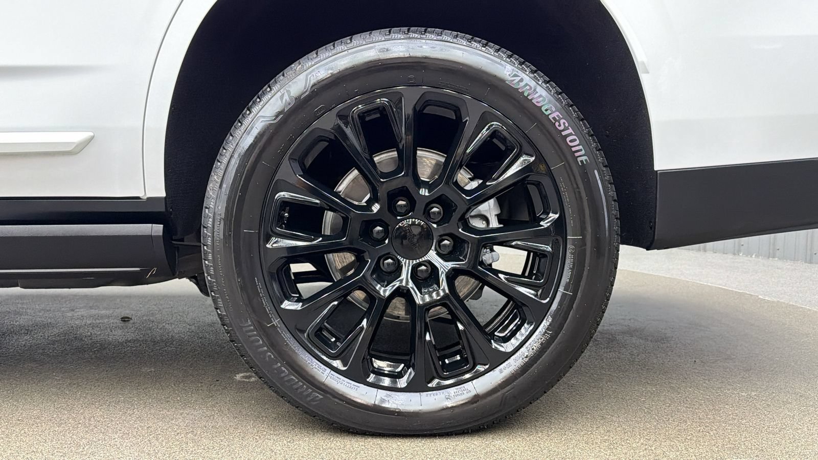 Used 2026 GMC Yukon Denali w/ Sun & Power Step Package AWD/4WD image 12