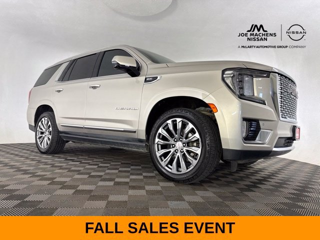 Used 2021 GMC Yukon Denali w/ Denali Premium Package AWD/4WD image 3