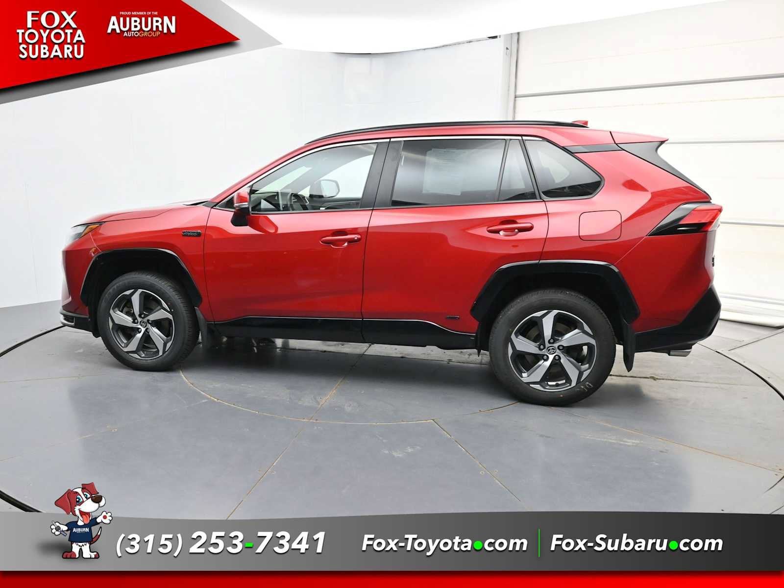 Used 2023 Toyota RAV4 SE w/ Weather & Moonroof Package AWD/4WD image 17