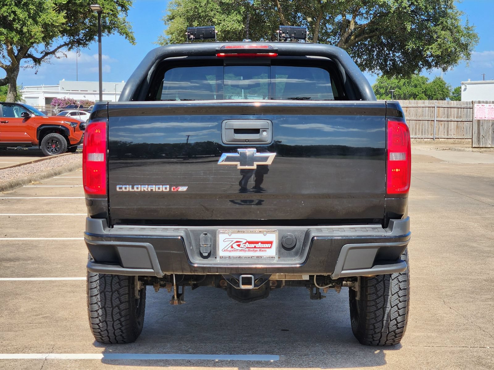 Used 2017 Chevrolet Colorado Z71 AWD/4WD image 5