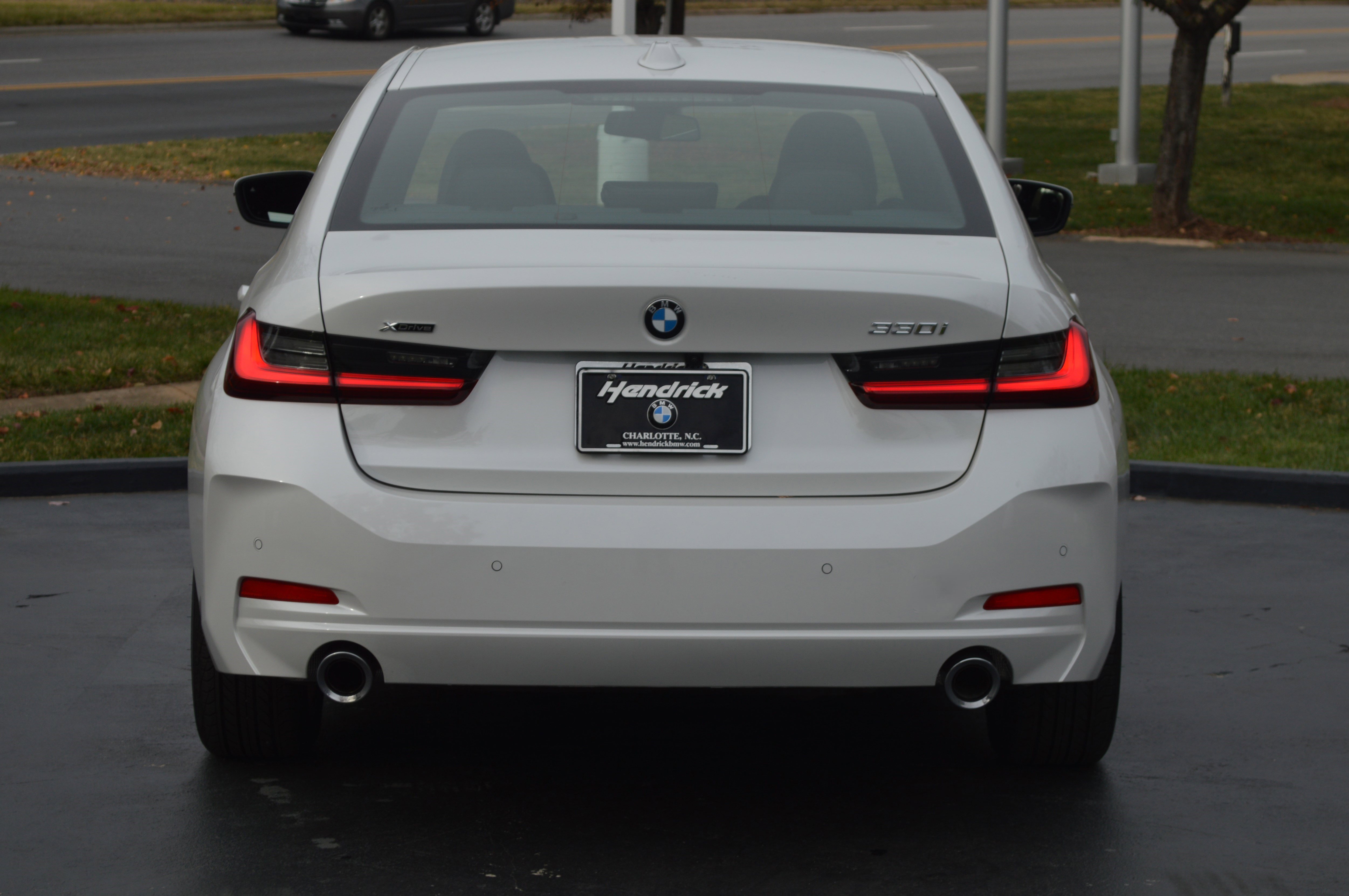 Used 2025 BMW 330i xDrive Sedan w/ Convenience Package AWD/4WD image 9