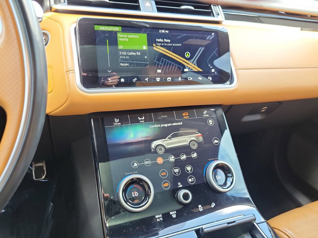 Used 2019 Land Rover Range Rover Velar R-Dynamic SE AWD/4WD image 28