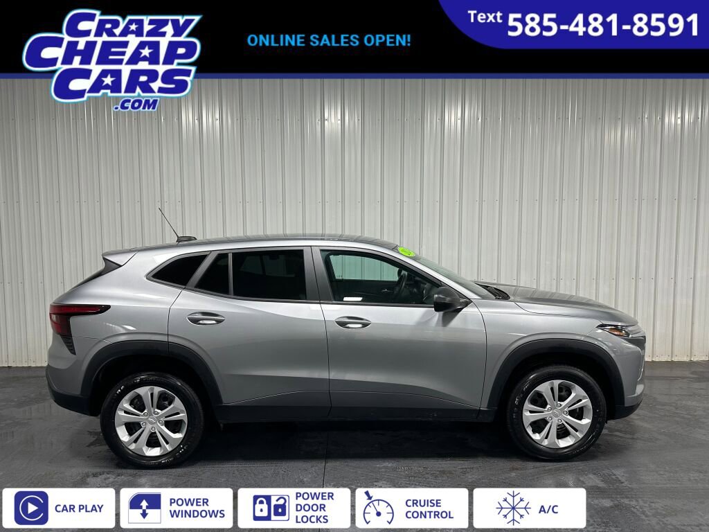 Used 2024 Chevrolet Trax LS w/ Driver Confidence Package image 1