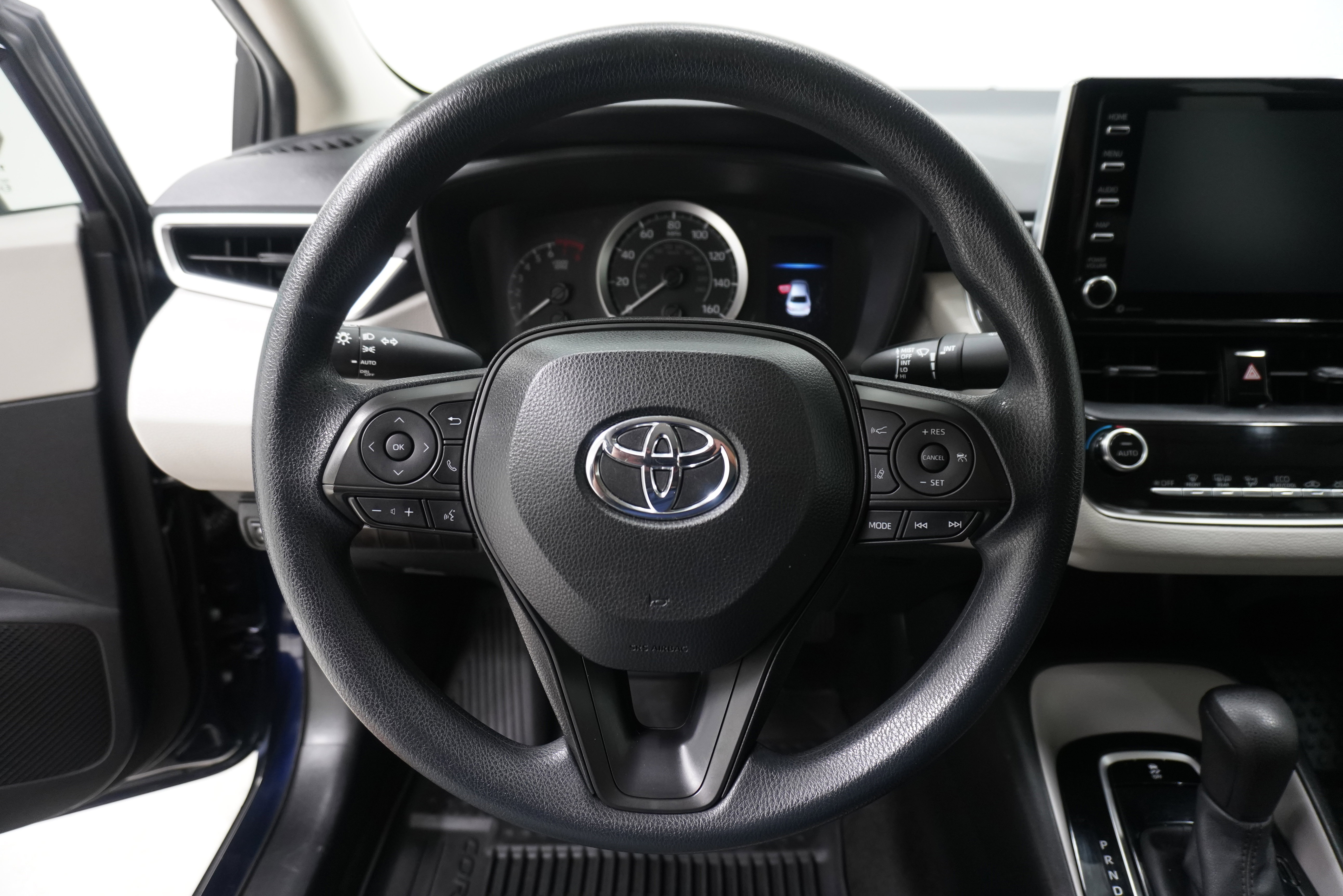 Used 2021 Toyota Corolla LE image 14