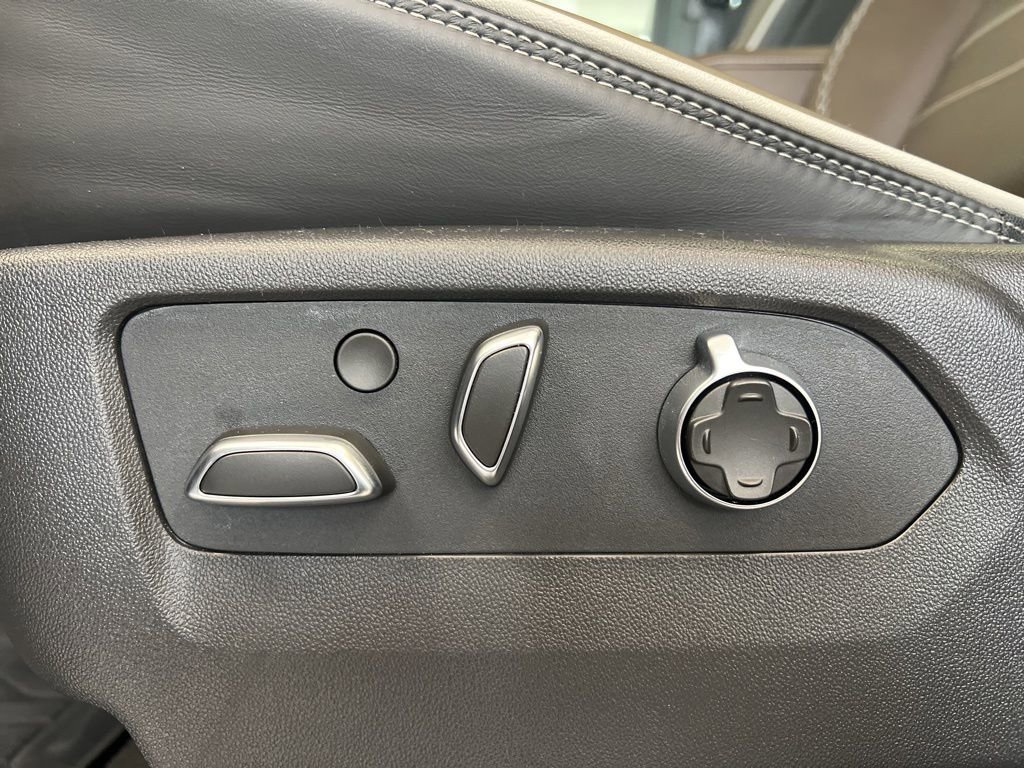 Used 2026 GMC Yukon XL Denali Ultimate w/ LPO, Illumination Package image 14