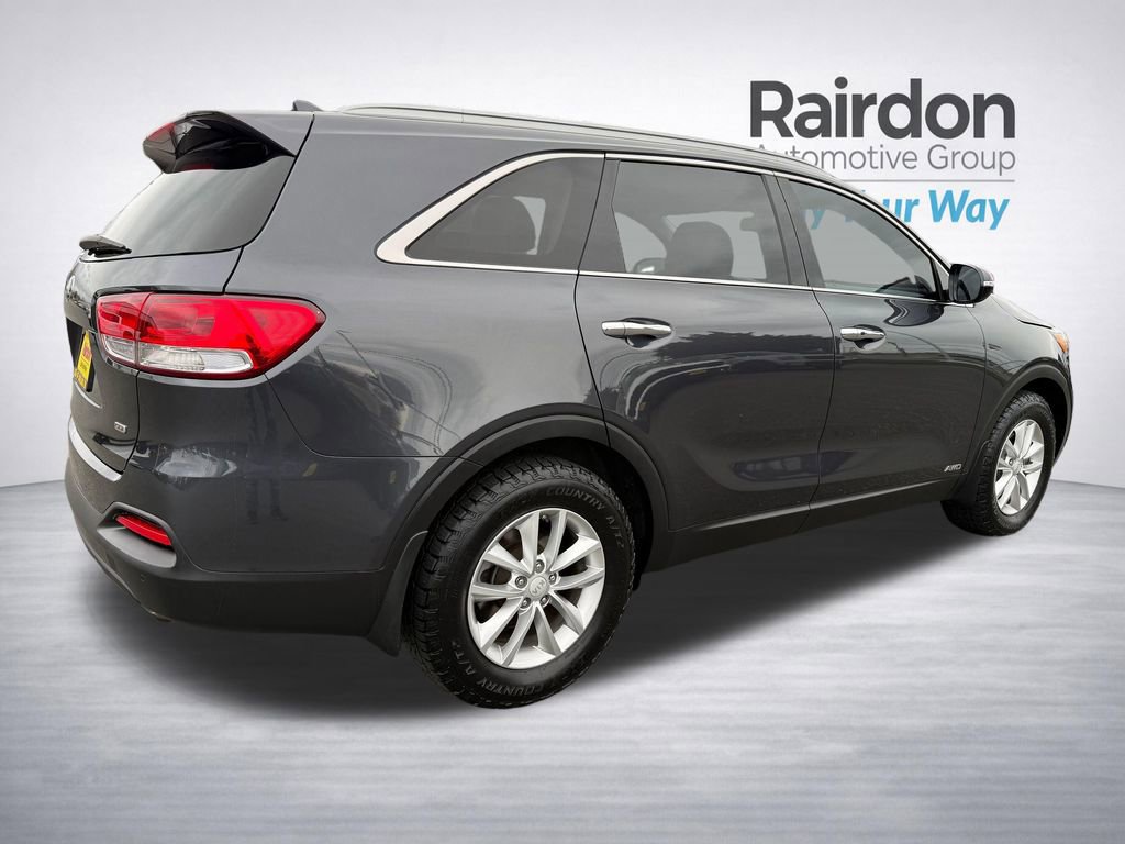 Used 2017 Kia Sorento LX w/ LX Convenience Package image 9