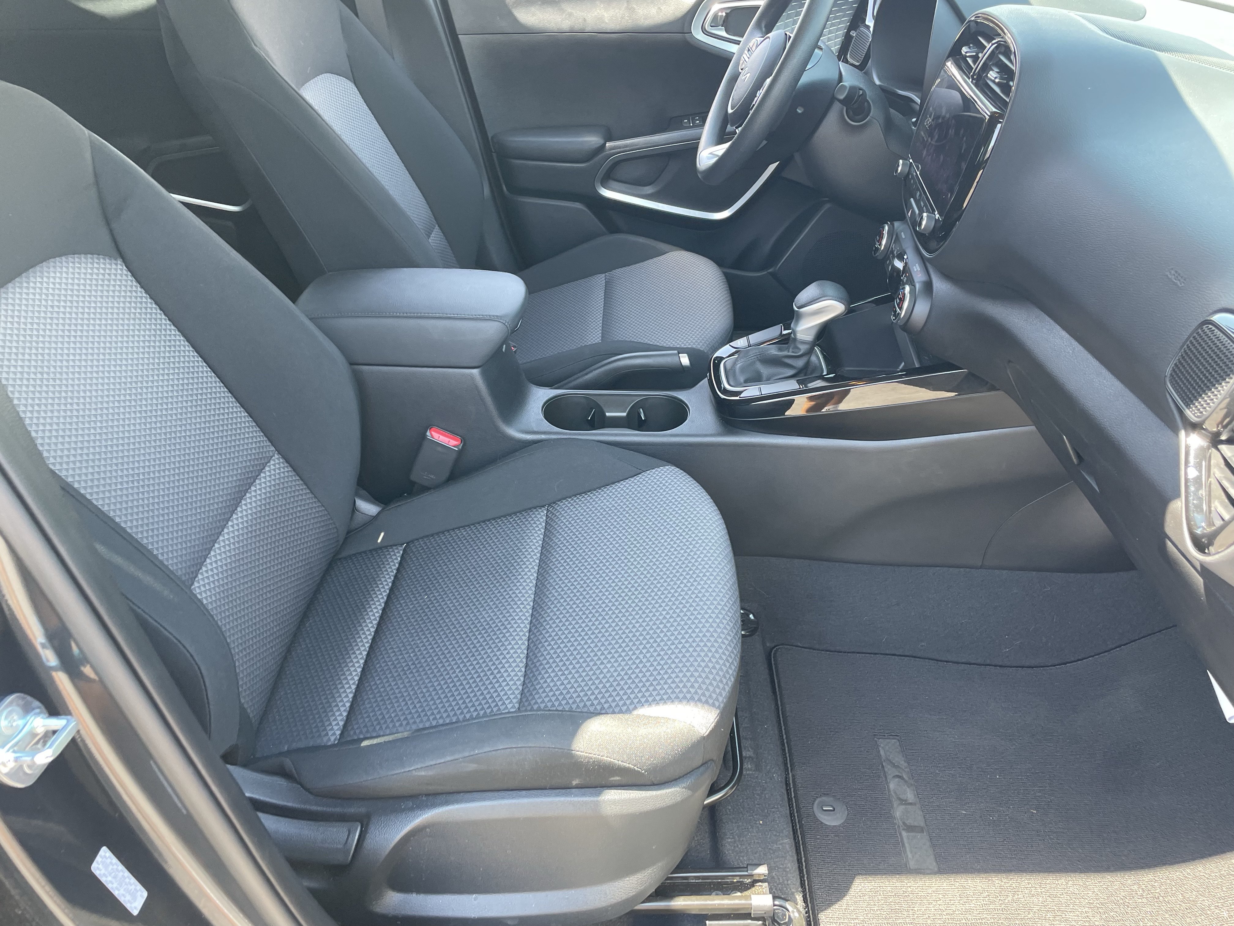 Certified 2025 Kia Soul S FWD image 9