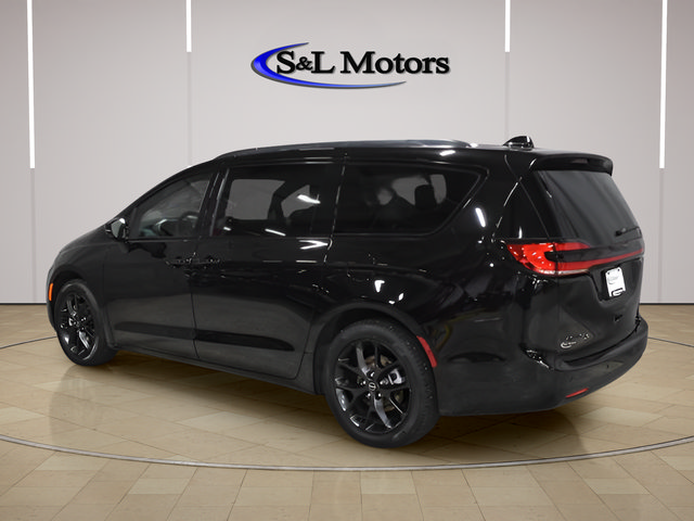 New 2026 Chrysler Pacifica Select w/ S Appearance Package FWD image 4