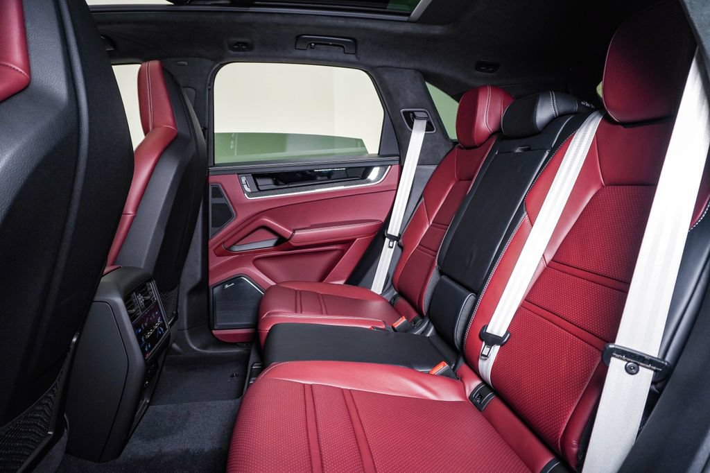 New 2026 Porsche Cayenne Turbo AWD/4WD image 17